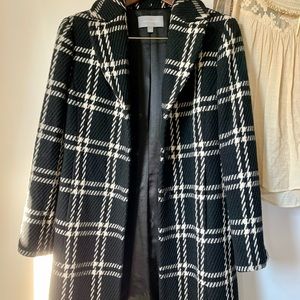 ANN TAYLOR plaid wool blend coat. Size 6. EUC.